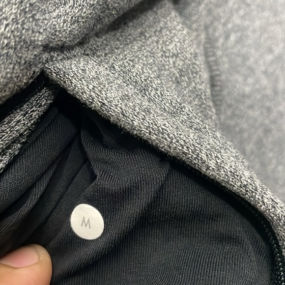 Lululemon jacket medium full zip up men’s gray - Picture 4 of 6